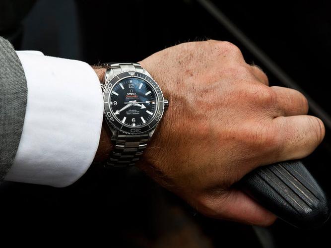 现任庞德丹尼尔克雷格在他主演的007系列电影中戴过哪些欧米茄手表